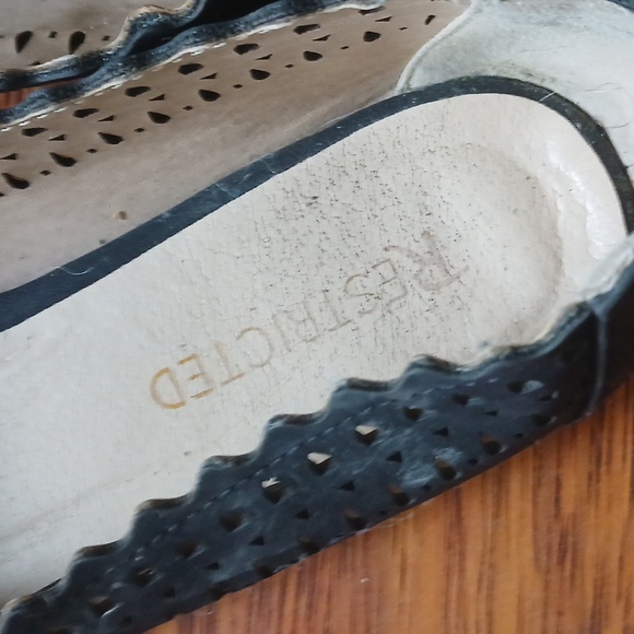 🩵Restricted flats - Picture 2 of 8